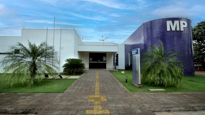 Réu é condenado a 131 anos de prisão por três homicídios, tentativa e estupro de vulnerável em RO